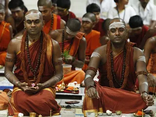 http://nithyananda.org/sites/default/files/photo-gallery/2014-04apr-12th-nithyananda-diary_MG_9600_paduka-puja.JPG
