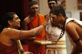 http://nithyananda.org/sites/default/files/photo-gallery/2014-04apr-27th-nithyananda-diary_MG_2111_swamiji-blessing.JPG