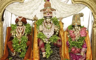 Nithyanandeswara, nithyanandeswari and swamiji