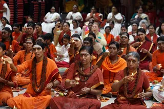 http://nithyananda.org/sites/default/files/photo-gallery/2014-06jun-01-nithyananda-diary_IMG_2365_bidadi-padukapuja_0.JPG