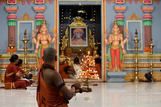 http://nithyananda.org/sites/default/files/photo-gallery/2014-06jun-01-nithyananda-diary_IMG_2375_bidadi-padukapuja-aarathi_0.JPG