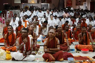 http://nithyananda.org/sites/default/files/photo-gallery/2014-06jun-01-nithyananda-diary_IMG_2399_bidadi-nithya-satsang_0.JPG