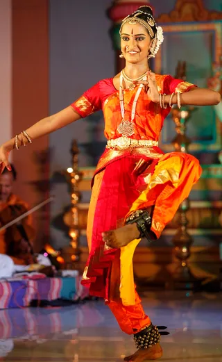 http://nithyananda.org/sites/default/files/photo-gallery/2014-06jun-01-nithyananda-diary_IMG_2748_bidadi-bharathanatyam-arangetram_0.JPG