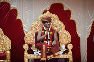 http://nithyananda.org/sites/default/files/photo-gallery/2014-06jun-01-nithyananda-diary_IMG_2851_bidadi-bharathanatyam-arangetram_0.JPG