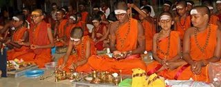 http://nithyananda.org/sites/default/files/photo-gallery/2014-06jun-08-nithyananda-diary-IMG_4000_bidadi-padukapuja_0.JPG