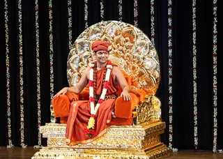 The blessed Mumbai people enjoying the Maha Satsang by Swamiji in His physical presence.