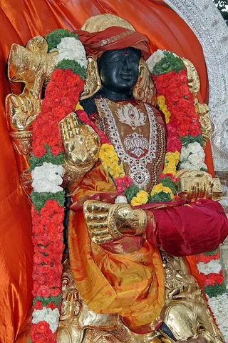 http://nithyananda.org/sites/default/files/photo-gallery/2014-06jun-13-nithyananda-diary_IMG_5163_bidadi.JPG