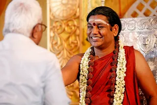 http://nithyananda.org/sites/default/files/photo-gallery/2014-06jun-15-nithyananda-diary_IMG_4525_hyderabada-kalpataru-darshan_0.JPG