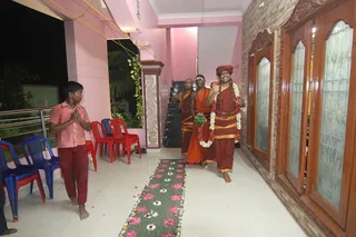 http://nithyananda.org/sites/default/files/photo-gallery/2014-06jun-27-nithyananda-diary_IMG_0950_chennai-house-visit.JPG