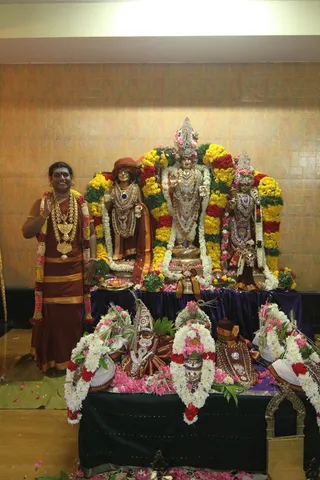 https://nithyananda.org/sites/default/files/photo-gallery/2014-06jun-28-nithyananda-diary_IMG_1514_thiruvanmiyur-visit.JPG