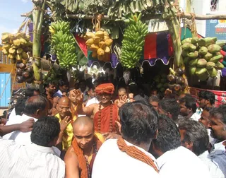 https://nithyananda.org/sites/default/files/photo-gallery/2014-07jul-01-nithyananda-diary_IMG_3078-20140703-091120_pudukottai-house-visit.JPG?1404390480