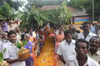 https://nithyananda.org/sites/default/files/photo-gallery/2014-07jul-01-nithyananda-diary_IMG_3100-20140703-091133_pudukottai-house-visit_0.JPG?1404390603