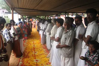 https://nithyananda.org/sites/default/files/photo-gallery/2014-07jul-01-nithyananda-diary_IMG_3104-20140703-091135_pudukottai-house-visit_0.JPG?1404390648