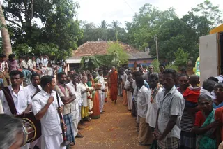 https://nithyananda.org/sites/default/files/photo-gallery/2014-07jul-01-nithyananda-diary_IMG_3105-20140703-091137_pudukottai-house-visit_0.JPG?1404390671