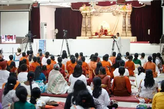 https://nithyananda.org/sites/default/files/photo-gallery/2014-07jul-06-nithyananda-diary_IMG_9386_bidadi-satsang.JPG