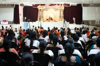 https://nithyananda.org/sites/default/files/photo-gallery/2014-07jul-06-nithyananda-diary_IMG_9387_bidadi-satsang.JPG