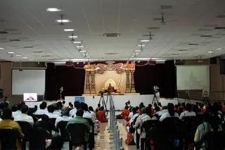 https://nithyananda.org/sites/default/files/photo-gallery/2014-07jul-06-nithyananda-diary_IMG_9392_bidadi-satsang.JPG