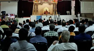 https://nithyananda.org/sites/default/files/photo-gallery/2014-07jul-06-nithyananda-diary_IMG_9393_bidadi-satsang.JPG