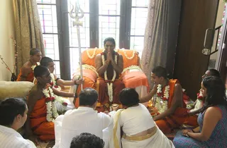 https://nithyananda.org/sites/default/files/photo-gallery/2014-07jul-07-nithyananda-diary_IMG_0305_bangalore-house-visit_0.JPG
