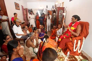 https://nithyananda.org/sites/default/files/photo-gallery/2014-07jul-07-nithyananda-diary_IMG_9707_bangalore-house-visit.JPG