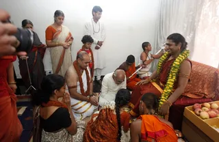 https://nithyananda.org/sites/default/files/photo-gallery/2014-07jul-07-nithyananda-diary_IMG_9785_bangalore-house-visit_0.JPG