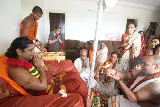 https://nithyananda.org/sites/default/files/photo-gallery/2014-07jul-07-nithyananda-diary_IMG_9800_bangalore-house-visit_2.JPG