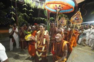 https://nithyananda.org/sites/default/files/photo-gallery/2014-07jul-12-nithyananda-diary_IMG_0890_gurupoornima-bidadi_2.JPG