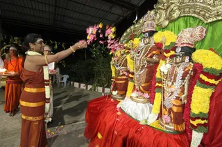 https://nithyananda.org/sites/default/files/photo-gallery/2014-07jul-12-nithyananda-diary_IMG_1063_gurupoornima-bidadi_0.JPG