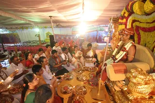 https://nithyananda.org/sites/default/files/photo-gallery/2014-07jul-12-nithyananda-diary_IMG_1178_gurupoornima-bidadi_4.JPG