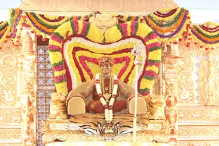https://nithyananda.org/sites/default/files/photo-gallery/2014-07jul-12-nithyananda-diary_IMG_1286_gurupoornima-bidadi_4.JPG