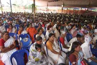 https://nithyananda.org/sites/default/files/photo-gallery/2014-07jul-12-nithyananda-diary_IMG_1353_gurupoornima-bidadi_2.JPG