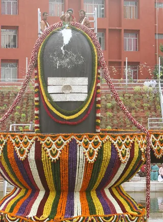 https://nithyananda.org/sites/default/files/photo-gallery/2014-07jul-12-nithyananda-diary_IMG_2072_gurupoornima-bidadi-rudrabhishekam.JPG