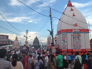 https://nithyananda.org/sites/default/files/photo-gallery/2014-07jul-27-nithyananda-diary_IMG_1932_haridwar-ganga-aarthi.JPG?1406549088