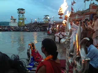 https://nithyananda.org/sites/default/files/photo-gallery/2014-07jul-27-nithyananda-diary_IMG_2013_haridwar-ganga-aarthi.JPG?1406551483