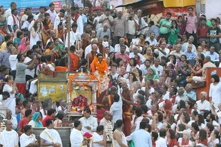 https://nithyananda.org/sites/default/files/photo-gallery/2014-07jul-27-nithyananda-diary_IMG_7883_haridwar-ganga-aarthi.JPG?1406549121
