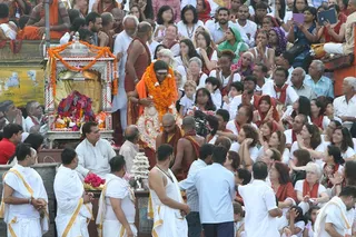 https://nithyananda.org/sites/default/files/photo-gallery/2014-07jul-27-nithyananda-diary_IMG_7887_haridwar-ganga-aarthi.JPG?1406549140