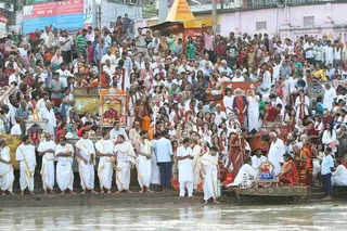 https://nithyananda.org/sites/default/files/photo-gallery/2014-07jul-27-nithyananda-diary_IMG_7907_haridwar-ganga-aarthi.JPG?1406549158