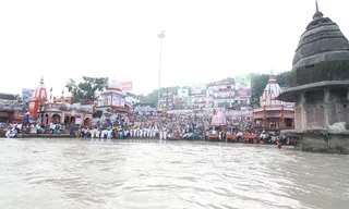 https://nithyananda.org/sites/default/files/photo-gallery/2014-07jul-27-nithyananda-diary_IMG_7916_haridwar-ganga-aarthi.JPG?1406549168