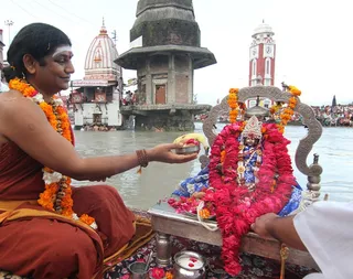https://nithyananda.org/sites/default/files/photo-gallery/2014-07jul-27-nithyananda-diary_IMG_7938_haridwar-ganga-aarthi.JPG?1406549653