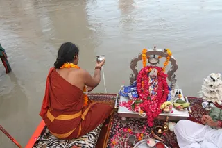 https://nithyananda.org/sites/default/files/photo-gallery/2014-07jul-27-nithyananda-diary_IMG_7963_haridwar-ganga-aarthi.JPG?1406549667