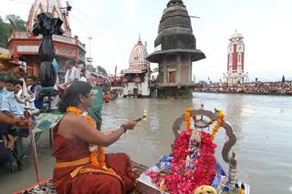 https://nithyananda.org/sites/default/files/photo-gallery/2014-07jul-27-nithyananda-diary_IMG_7987_haridwar-ganga-aarthi.JPG?1406549702