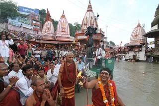 https://nithyananda.org/sites/default/files/photo-gallery/2014-07jul-27-nithyananda-diary_IMG_7994_haridwar-ganga-aarthi.JPG?1406549742