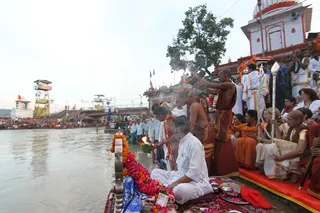 https://nithyananda.org/sites/default/files/photo-gallery/2014-07jul-27-nithyananda-diary_IMG_8021_haridwar-ganga-aarthi.JPG?1406549933