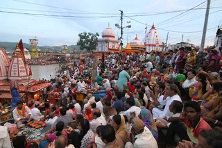 https://nithyananda.org/sites/default/files/photo-gallery/2014-07jul-27-nithyananda-diary_IMG_8042_haridwar-ganga-aarthi.JPG?1406550005