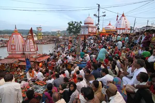 https://nithyananda.org/sites/default/files/photo-gallery/2014-07jul-27-nithyananda-diary_IMG_8043_haridwar-ganga-aarthi.JPG?1406550018