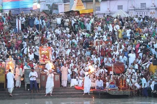 https://nithyananda.org/sites/default/files/photo-gallery/2014-07jul-27-nithyananda-diary_IMG_8058_haridwar-ganga-aarthi.JPG?1406550410