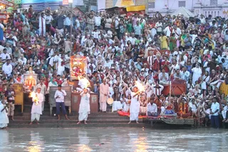 https://nithyananda.org/sites/default/files/photo-gallery/2014-07jul-27-nithyananda-diary_IMG_8061_haridwar-ganga-aarthi.JPG?1406550437