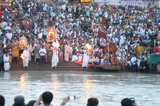 https://nithyananda.org/sites/default/files/photo-gallery/2014-07jul-27-nithyananda-diary_IMG_8062_haridwar-ganga-aarthi.JPG?1406550446