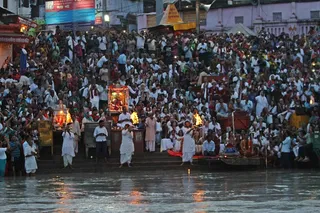 https://nithyananda.org/sites/default/files/photo-gallery/2014-07jul-27-nithyananda-diary_IMG_8066_haridwar-ganga-aarthi.JPG?1406550460