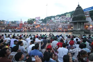 https://nithyananda.org/sites/default/files/photo-gallery/2014-07jul-27-nithyananda-diary_IMG_8068_haridwar-ganga-aarthi.JPG?1406550749